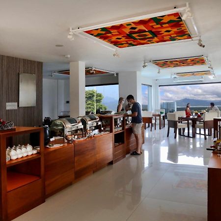 Mount Blue Kandy Bagian luar foto