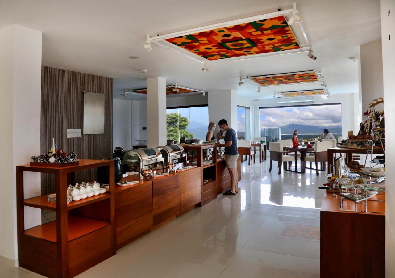 Mount Blue Kandy Bagian luar foto