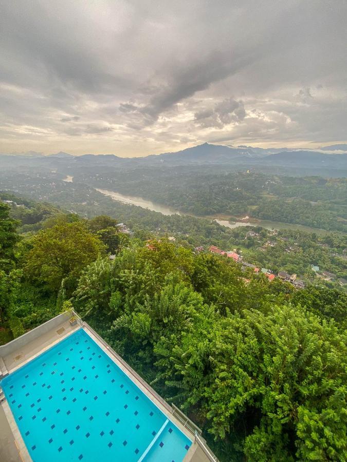 Mount Blue Kandy Bagian luar foto