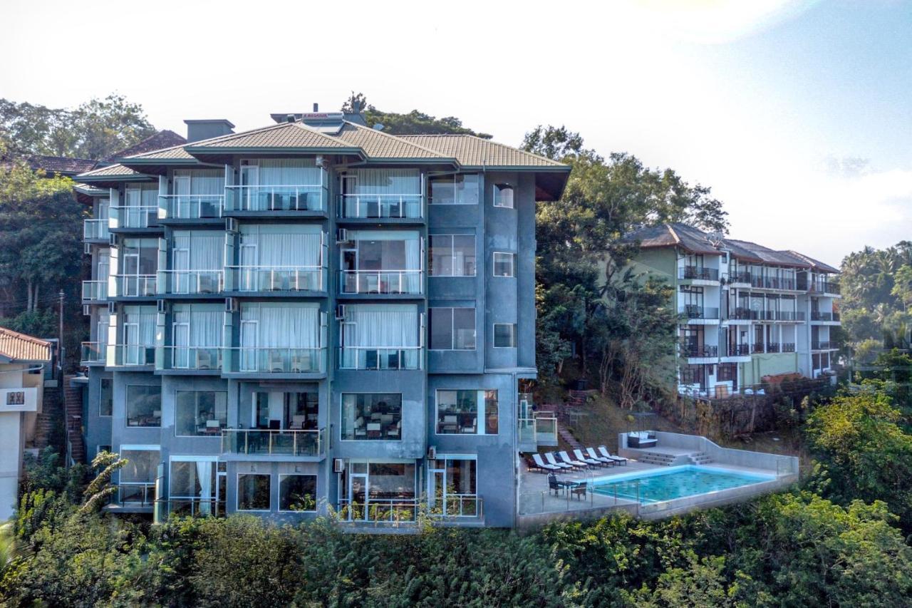 Mount Blue Kandy Bagian luar foto