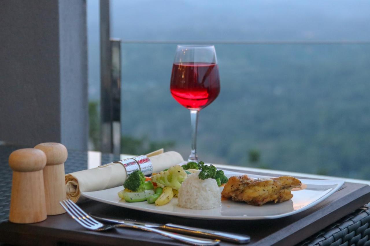 Mount Blue Kandy Bagian luar foto