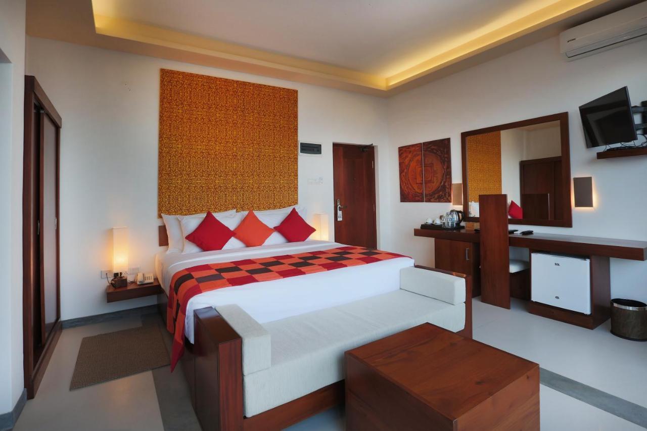 Mount Blue Kandy Bagian luar foto