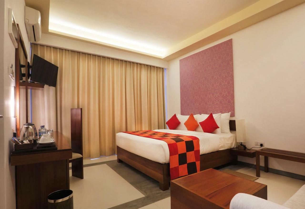 Mount Blue Kandy Bagian luar foto
