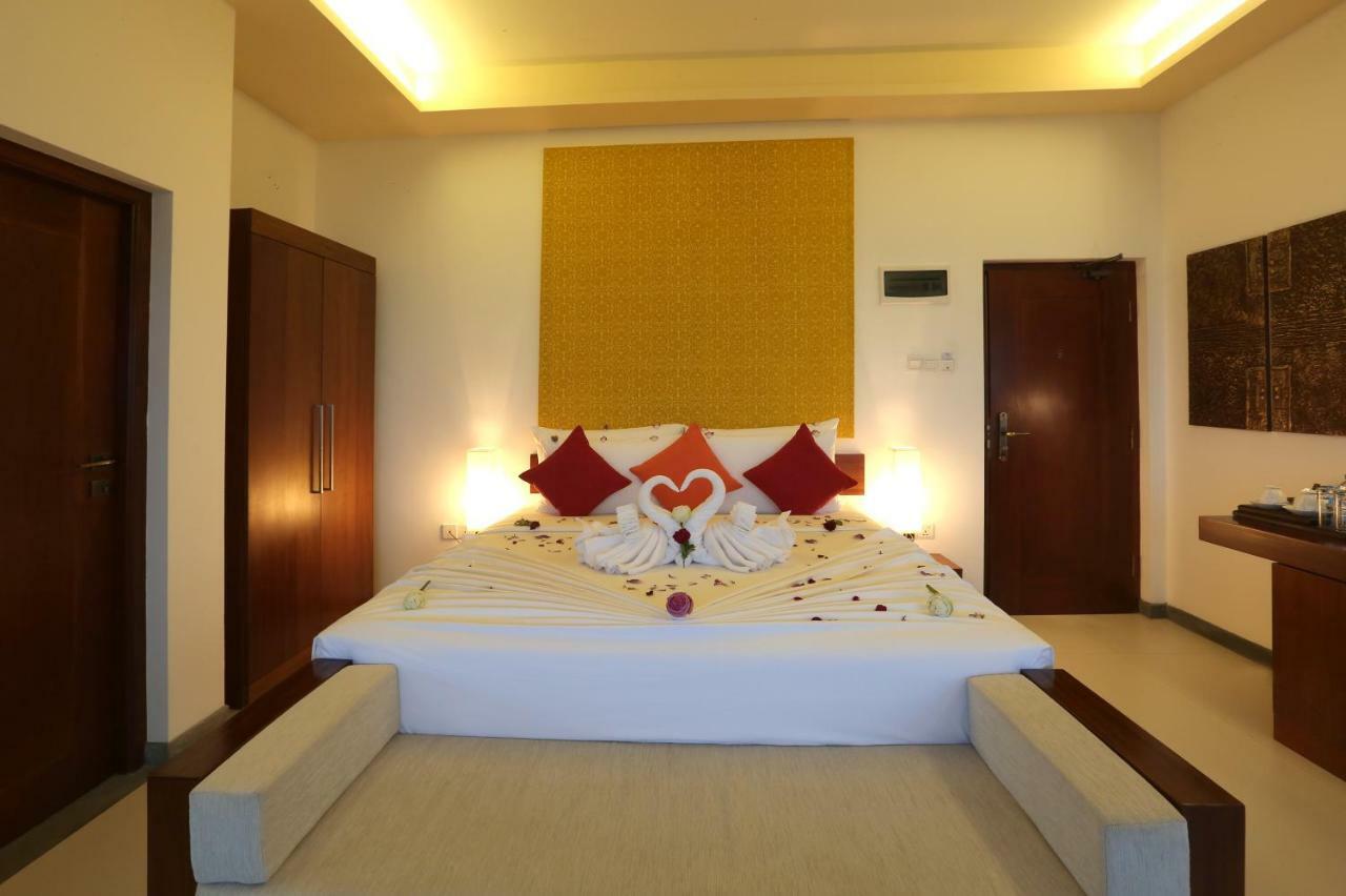 Mount Blue Kandy Bagian luar foto