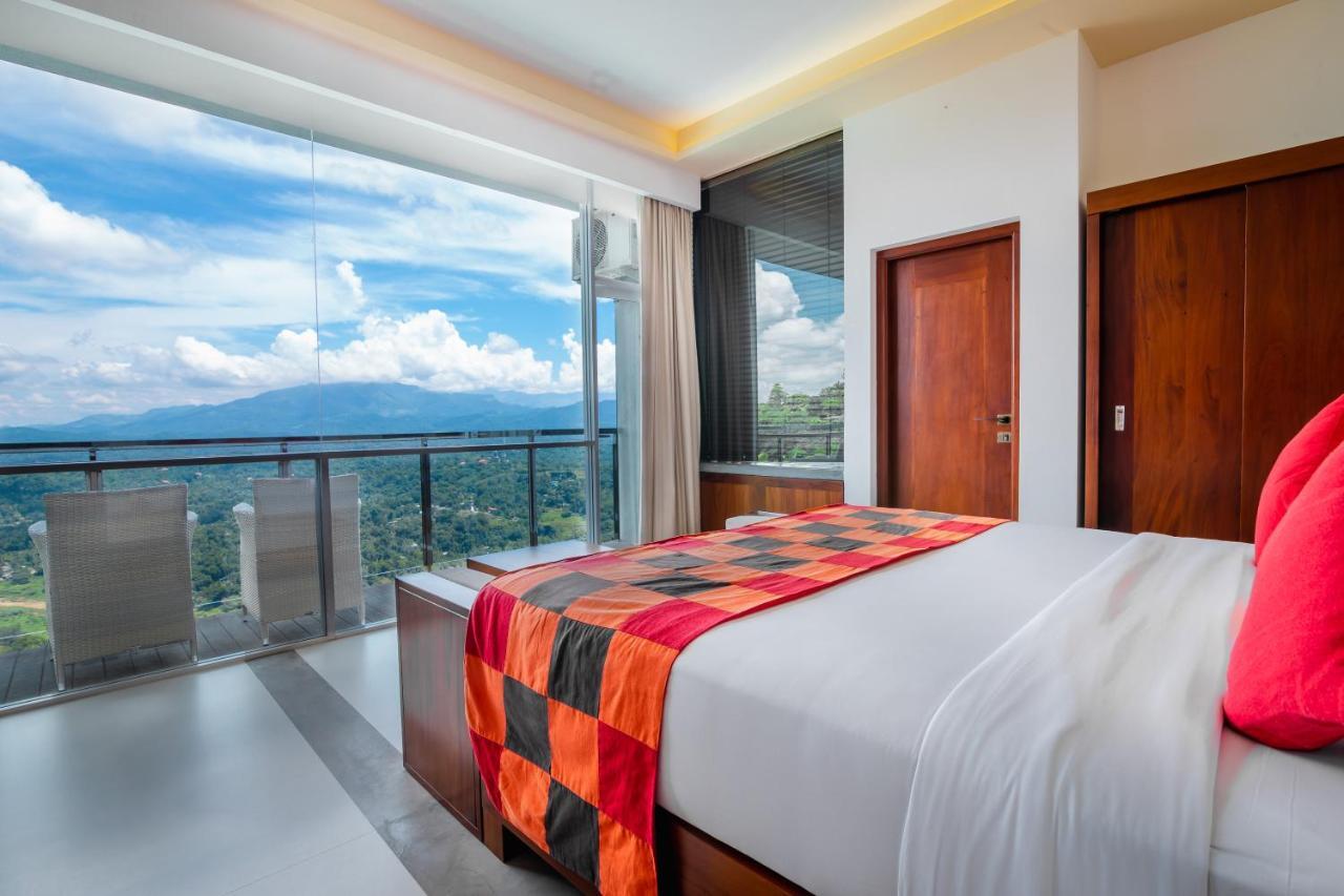 Mount Blue Kandy Bagian luar foto