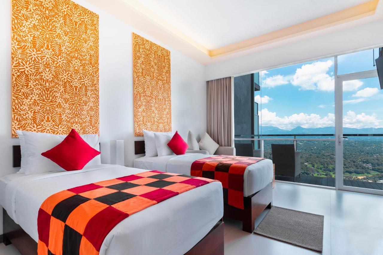 Mount Blue Kandy Bagian luar foto
