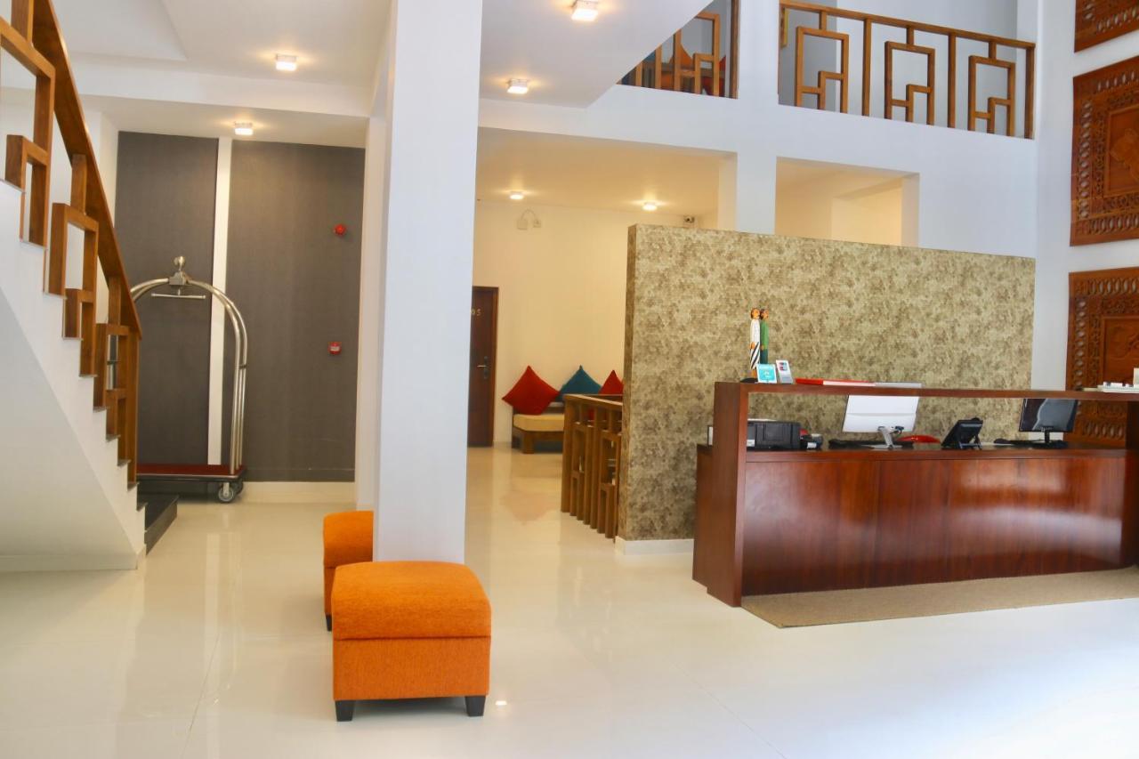 Mount Blue Kandy Bagian luar foto