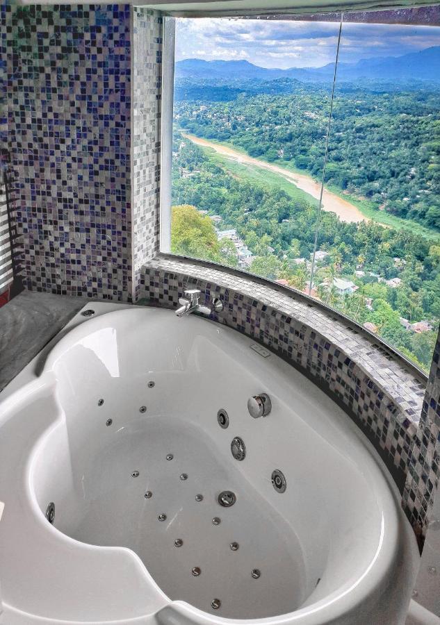 Mount Blue Kandy Bagian luar foto